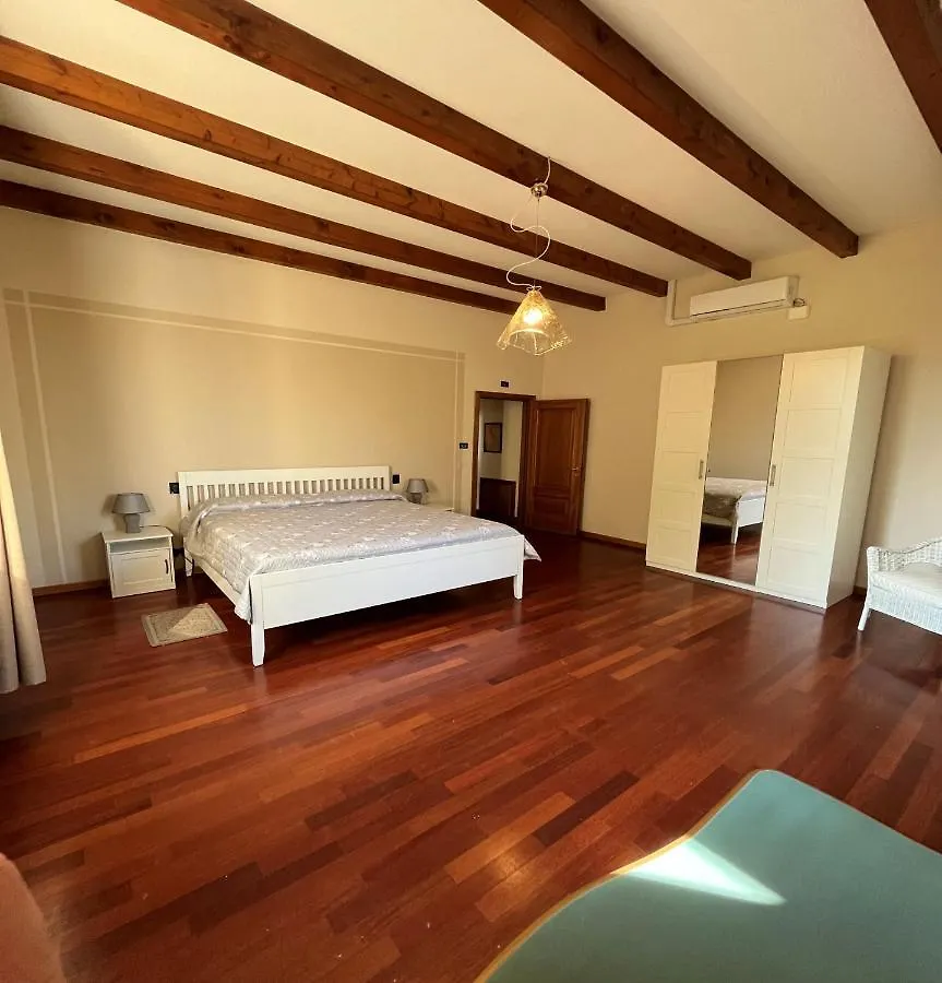 Corte San Lorenzo Bed & Breakfast Desenzano del Garda 0*,