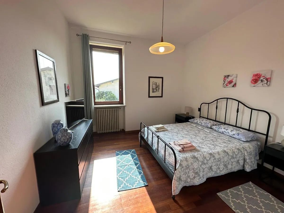 Corte San Lorenzo Bed and Breakfast Desenzano del Garda 0*,  Italia
